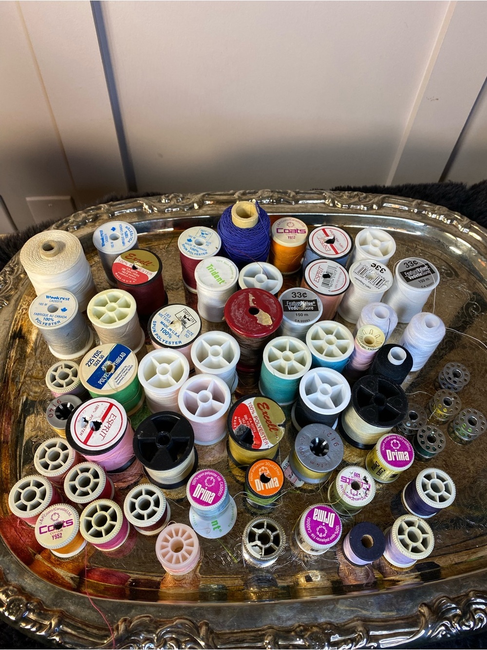 50 Assorted Thread Spools - Multicolor Sewing Lot - Picture 6 of 6